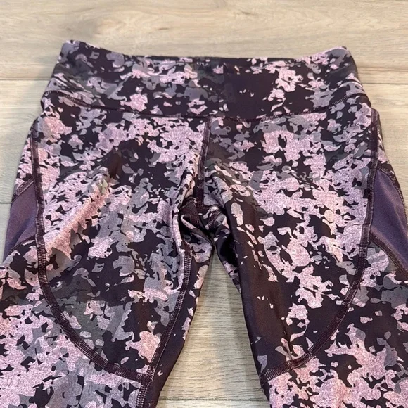 Women's Floral Print Leggings - Picture 6 of 14